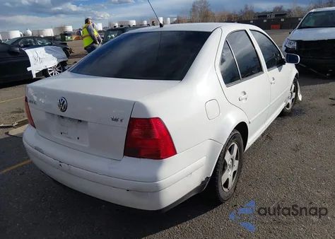 2001 Volkswagen Jetta Gls 1.8L Turbo z USA, uszkodzony, nr VIN 3VWSD69MX1M100849